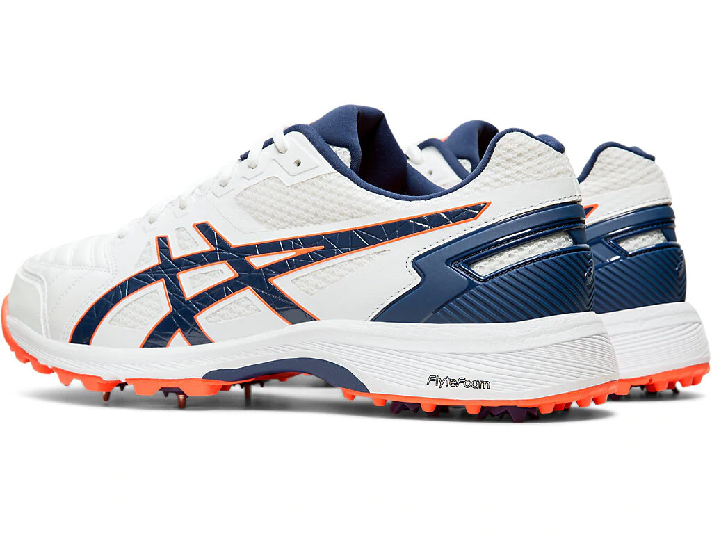 asics 300 not out cricket shoes